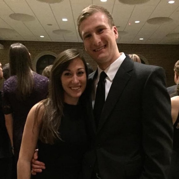 Meet your Posher, Leah - Picture 1 of 1